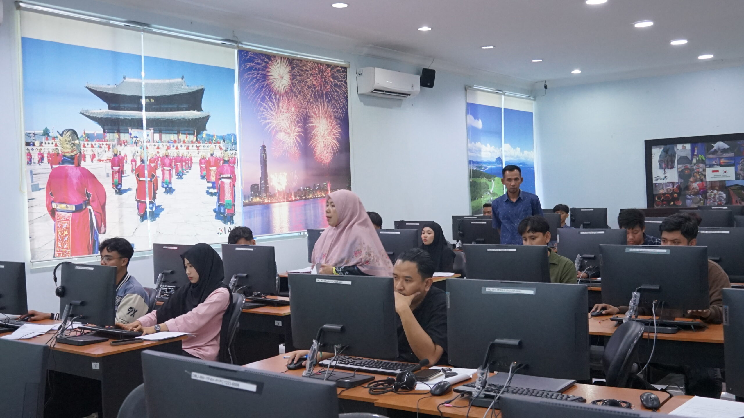 Lorem Ipsum is simply dummy text of the printing and typesetting industry. 